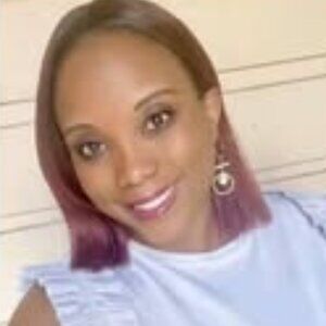 Meet your Posher, Raquel